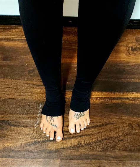 emo feet|emo feet deserve all the love : r/Feetishh .